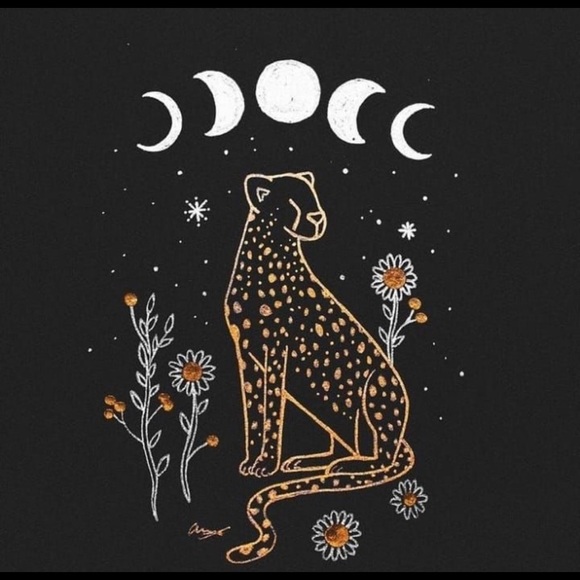 Welcome to my closet 🌸 - Picture 2 of 8